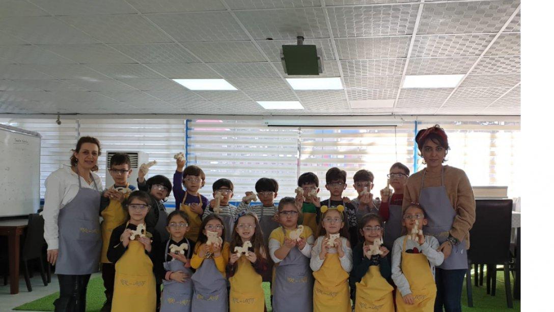 Gaziemir Çağdaş Yaşam Öğretmen Nuriye Akman Anaokulu'nda Ahşap Oyuncak Yapımı Etkinliği Gerçekleştirildi