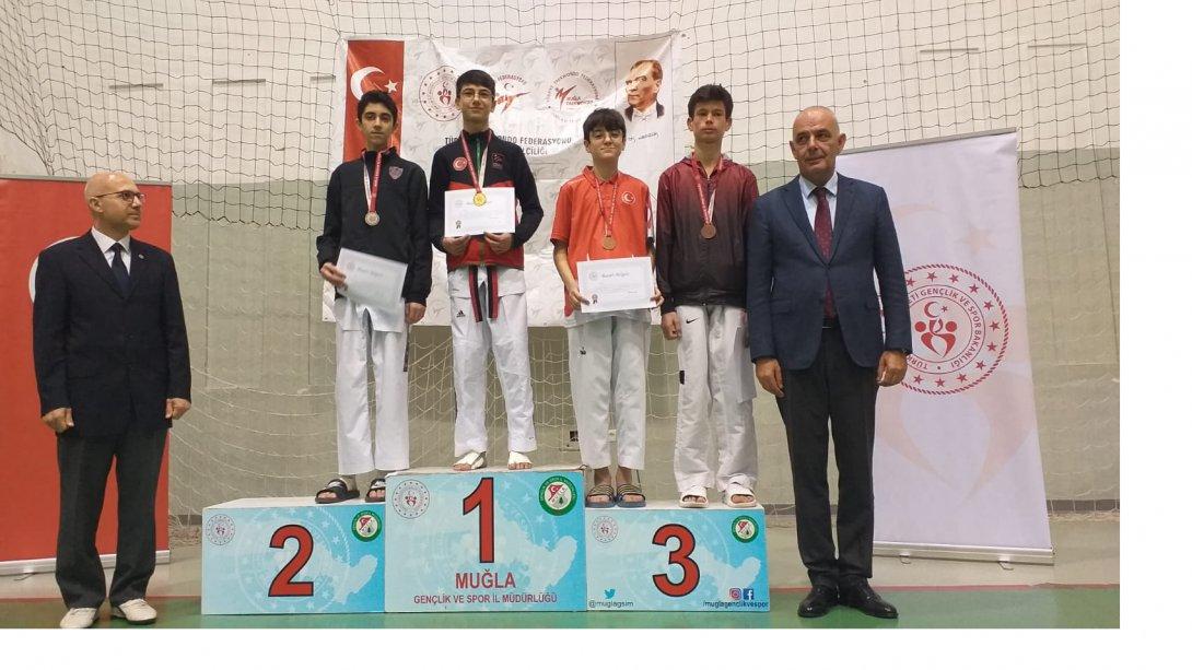 Gaziemir Şehit Mustafa Yaman Anadolu İmam Hatip Lisesi'nin Spordaki Başarısı Devam Ediyor