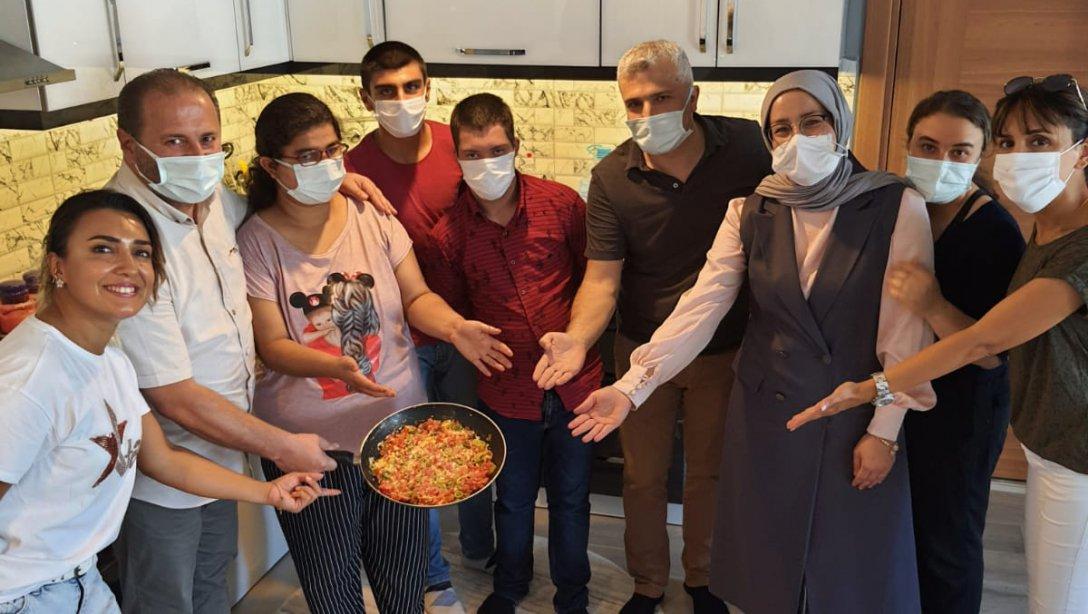 İlçe Milli Eğitim Müdürümüz Ali Musa BİNA, Özel Eğitim Öğrencilerimizle Yemek Yaptı