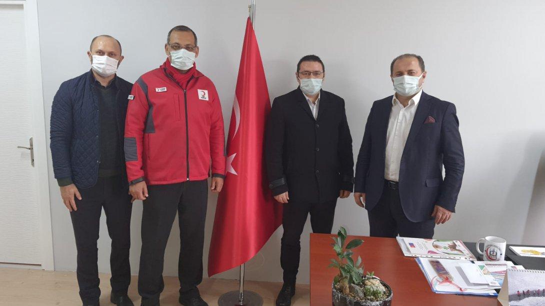  İzmir Kızılay Kan Bankası Müdürü Burak YURDAKUL ve Kızılay Gaziemir Şb. Bşk. Davut DİNÇER, İlçe Milli Eğitim Müdürlüğümüzü ziyaret etti.