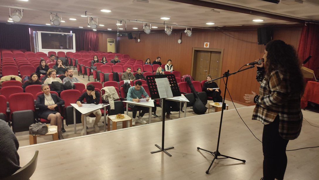 Liseler Arası Türk Halk Müziği  Solo Ses İcra Yarışması 