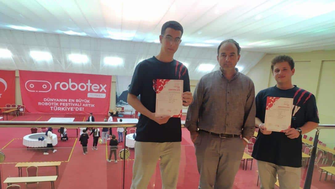 Sehit Mustafa Yaman Anadolu İmam Hatip Lisesi'nin Robotex Başarısı