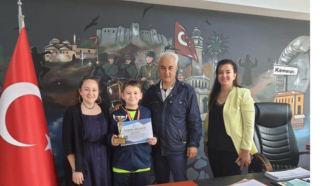 Şehit Uzman Çavuş Egemen Yıldız Ortaokulu'ndan Müdürlüğümüze Türkiye Akıl ve Zeka Oyunları Başarı Ziyareti