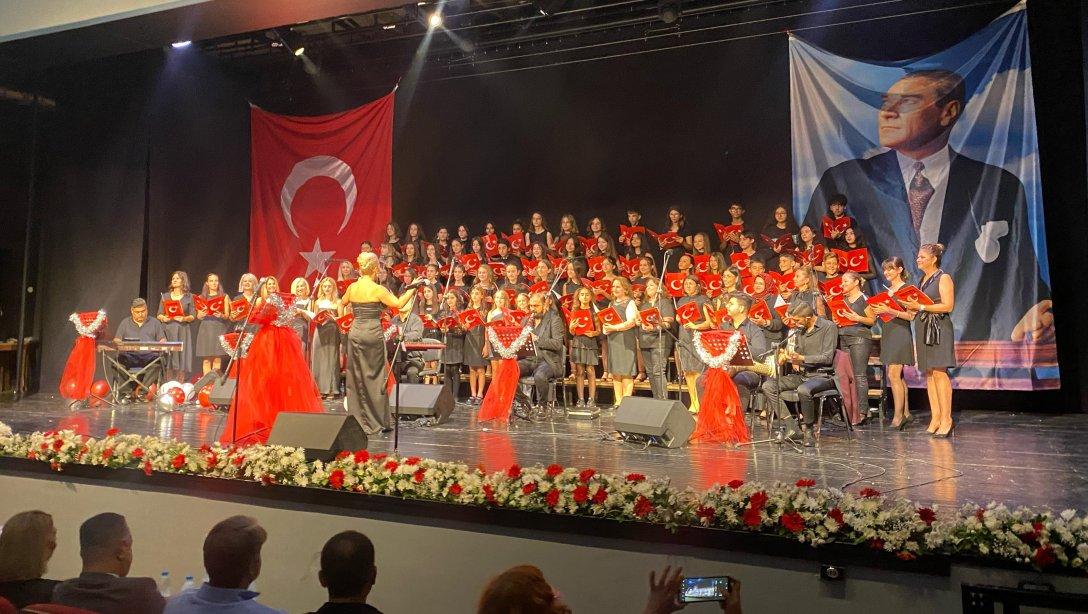 Nevvar Salih İşgören Ortaokulu'ndan Türk Sanat Müziği Konseri