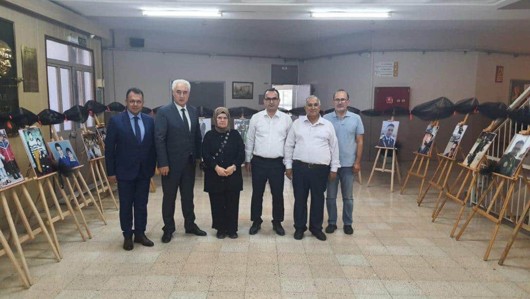 Şehit Serhat Sığnak Mesleki ve Teknik Anadolu Lisesi'nde Fotoğraf Sergisi