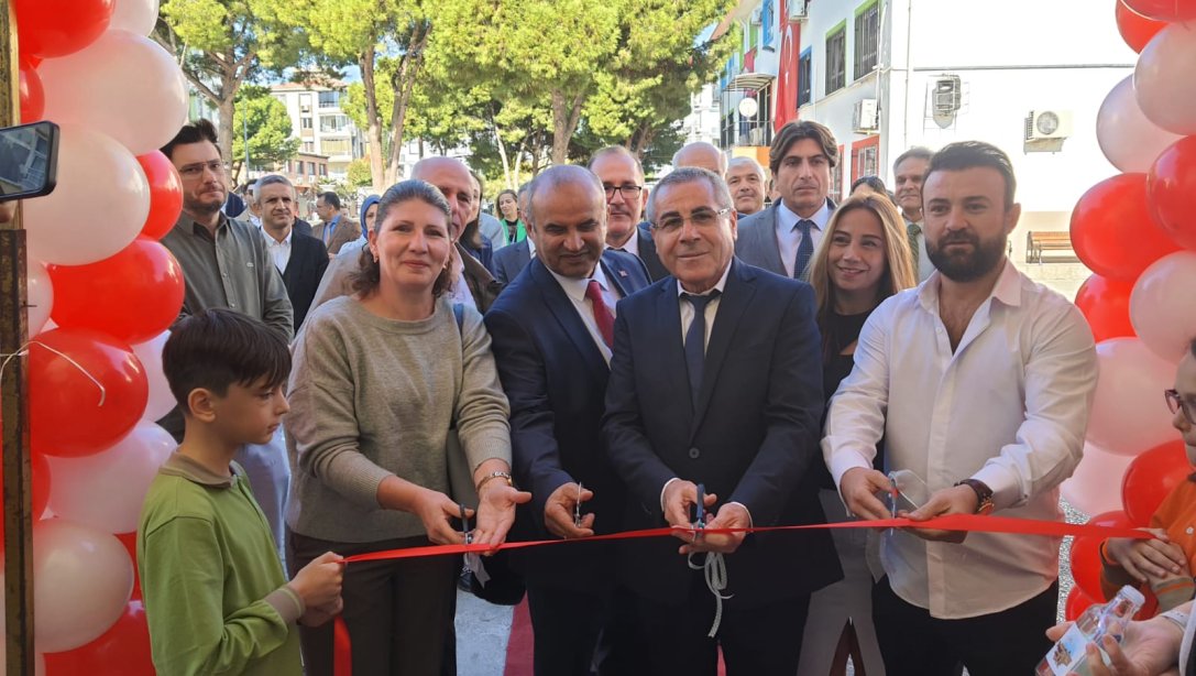 Yahya Kemal Beyatlı İlkokulu'nda Toplantı Salonu Açılışı